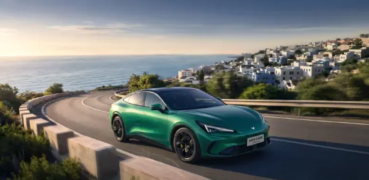 新增1.5L增程动力！外观细微调整！全新极狐阿尔法S5官图发布